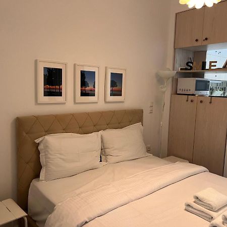Small Budget Diamond Apartment In Agias Sofias. Tesalonika Bagian luar foto