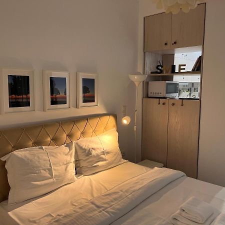 Small Budget Diamond Apartment In Agias Sofias. Tesalonika Bagian luar foto