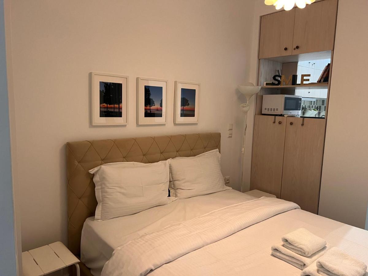 Small Budget Diamond Apartment In Agias Sofias. Tesalonika Bagian luar foto