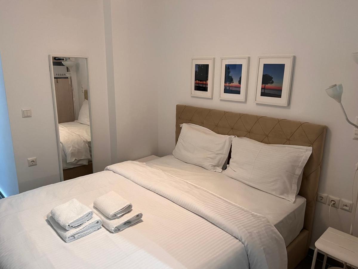 Small Budget Diamond Apartment In Agias Sofias. Tesalonika Bagian luar foto